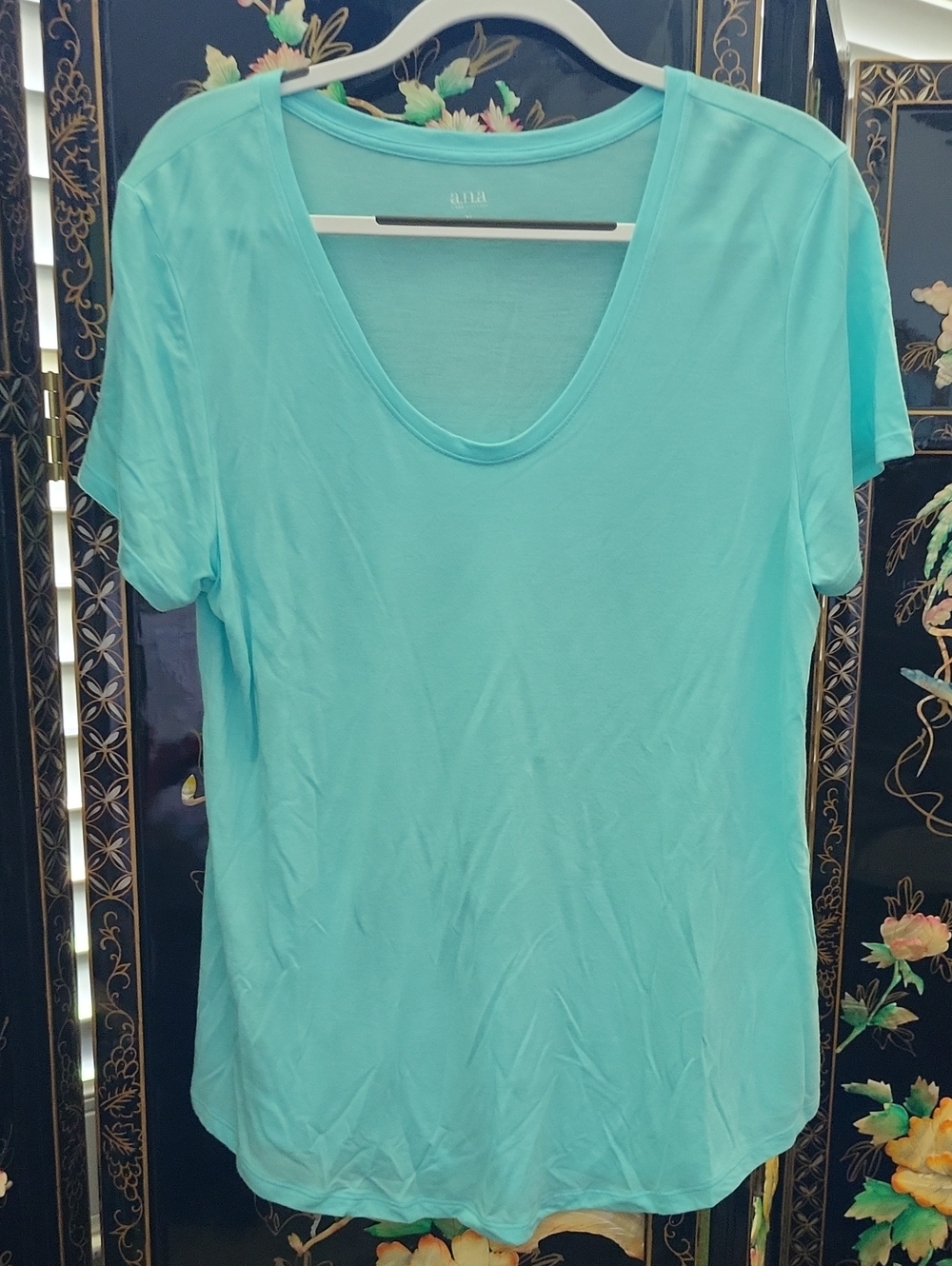 a.n.a Short Sleeve Scoop Neck Tee in Aqua